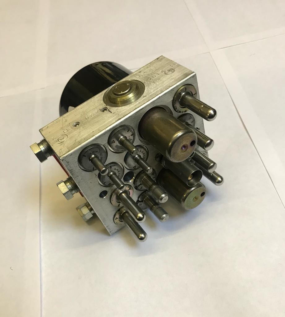 ABS Block (reconditioned) with New Pressure Sensor 116 Trophy